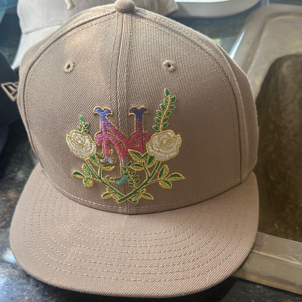 Men’s Embroidered Baseball Caps Set - Picture 3 of 16